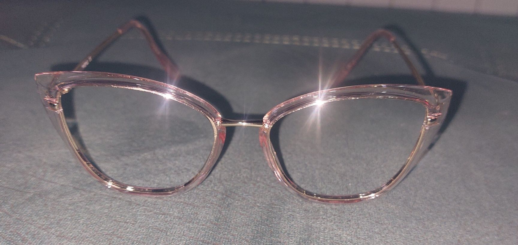 Рамки котешко око за очила
