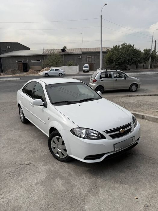 Chevrolet Gentra 2015 (mexanika) — ideal holatda