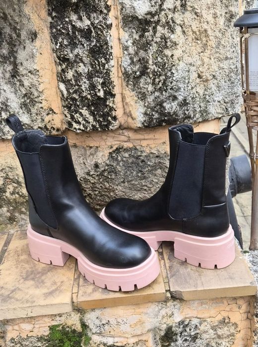 Vând ghete Guess mărimea 40