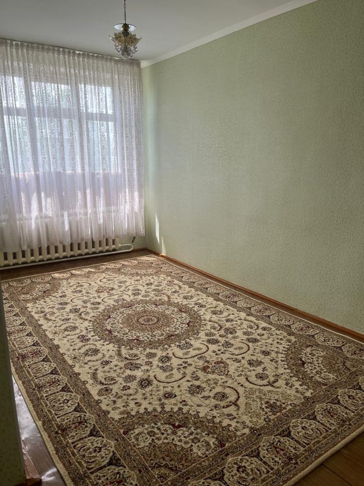 В центре города Алга продается дом