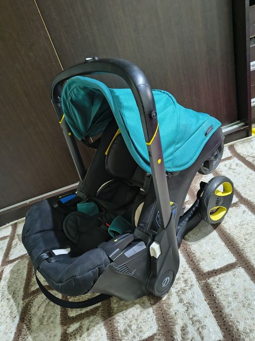 Автокресло для 0-12 малышей.