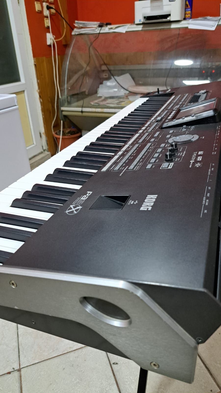 Vând Korg Pa 3 x , 76 keys 7000 lei negociabil.