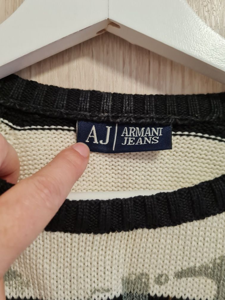 Pulovere Armani Jeans 200 lei bucata