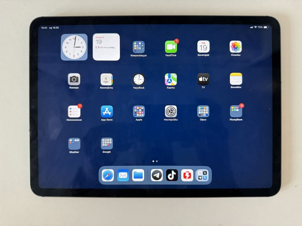 iPad Pro 11-in. (2nd generation) 128 GB Wi-Fi + Cellular и клавиатура