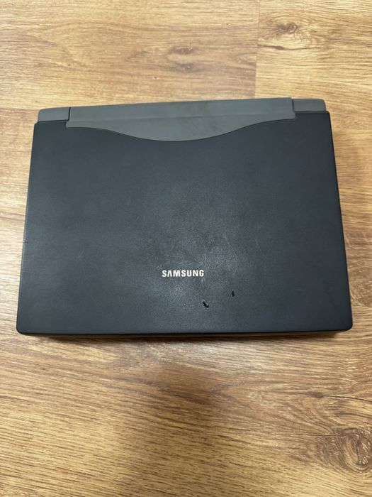 Laptop Samsung SENS 700