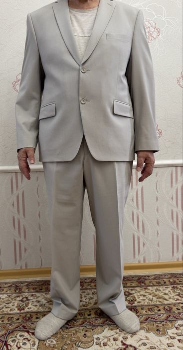 Мужской костюм, светлый два вида