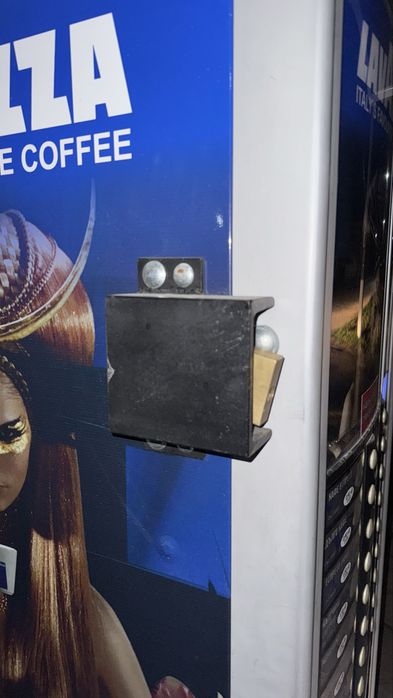 Защитна планка за катинар на кафемашина. (Вендинг автомат)