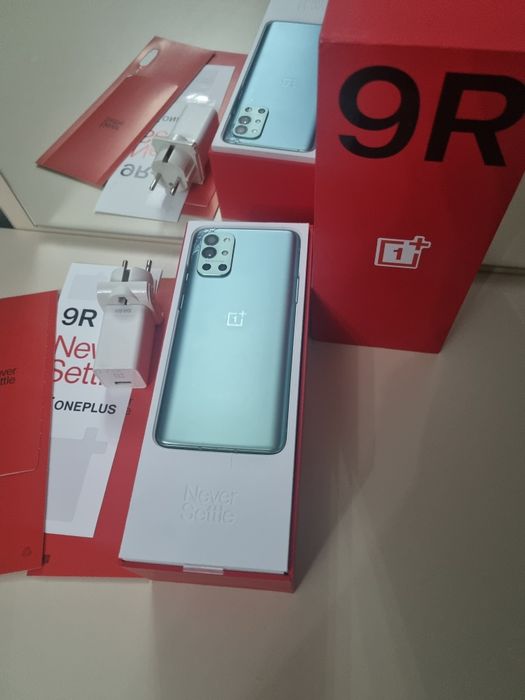 Продам Мощный Флагман OnePlus 9R 5G 12/256gb.