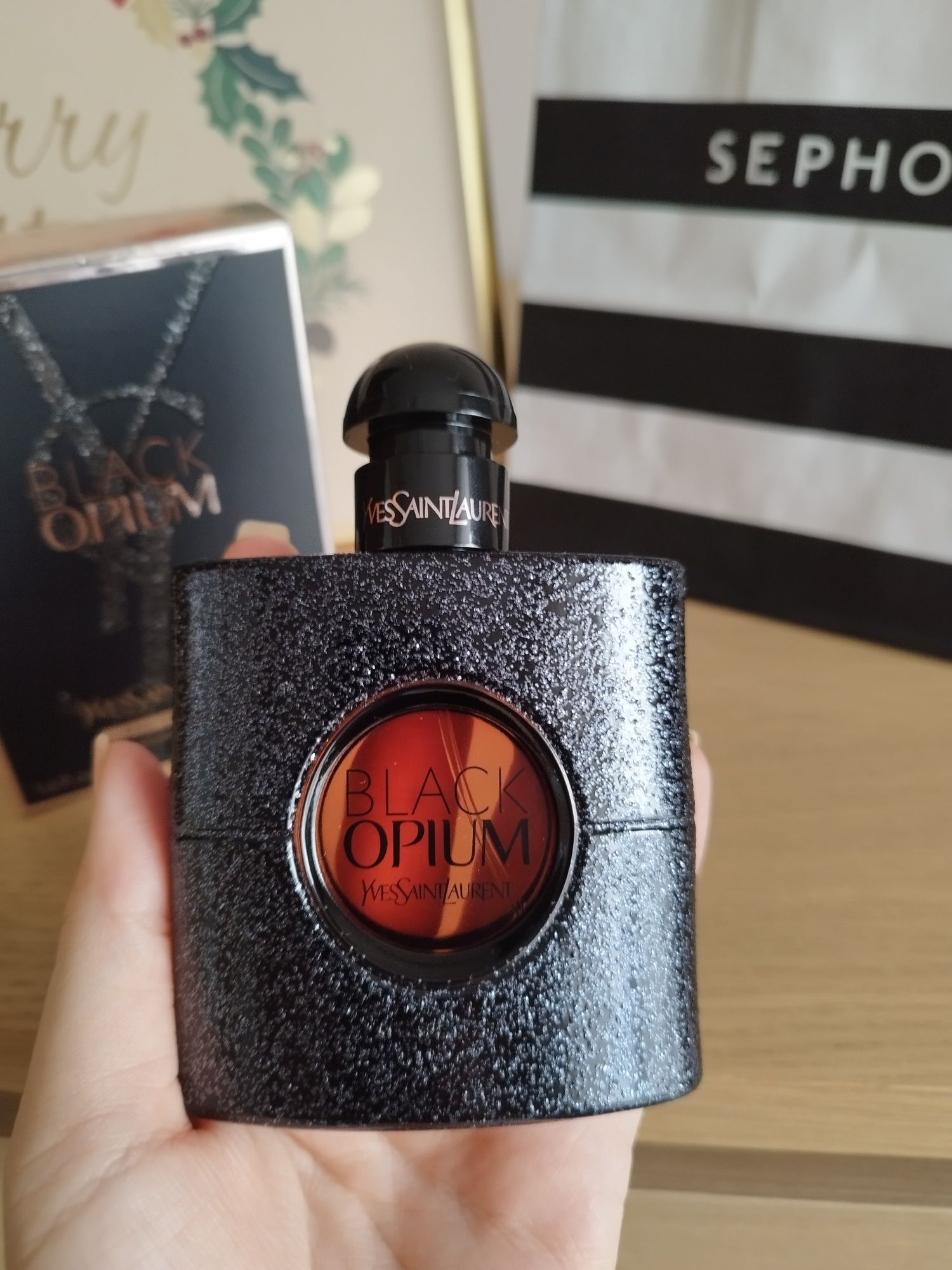 Парфюм Yves Saint Laurent Black Opium