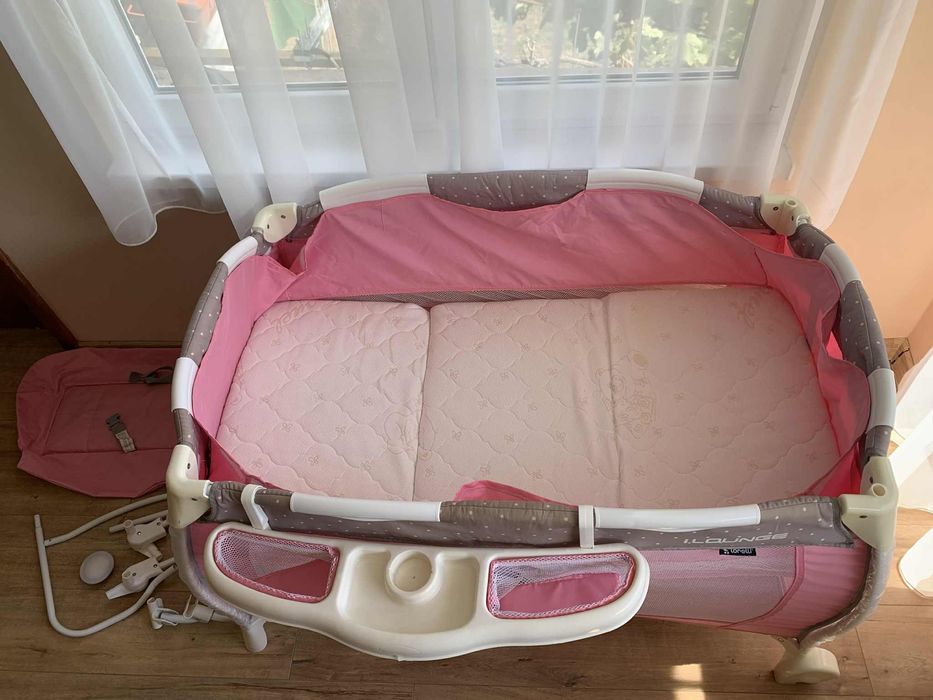 Сгъваема кошара Lorelli с повивалки, въртележка, 2нива, сгъваем матрак