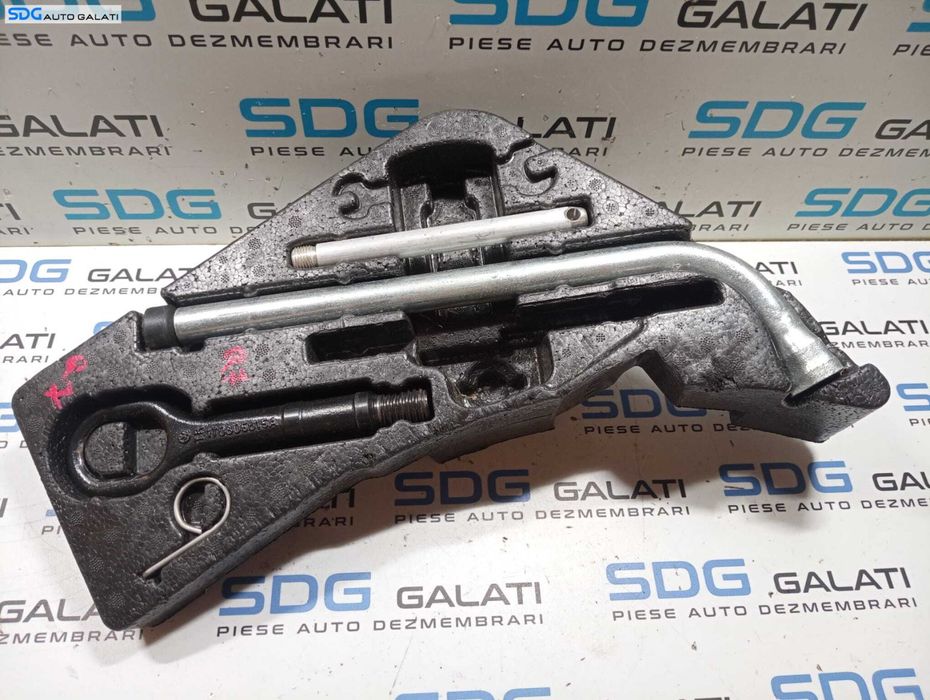 Set Kit Trusa Rezerva Cheie Roti Cui Carlig Remorcare Tractare Audi Q7 2007 - 2015 Cod 4L0012113E 1T0805615A 7L0012219 [M5554]