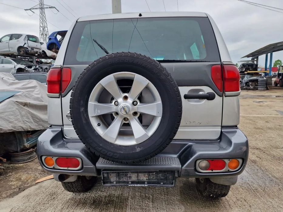 Dezmembram Nissan Terrano, 2 usi, an 2007, 3.0 Diesel, 4X4