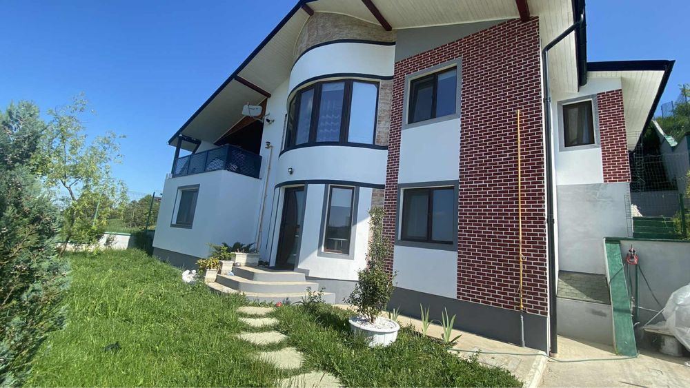 CASA MODERNA - PLOPII FARA SOT, IASI,3 camere|2 băi|120/700 mp|Parcare