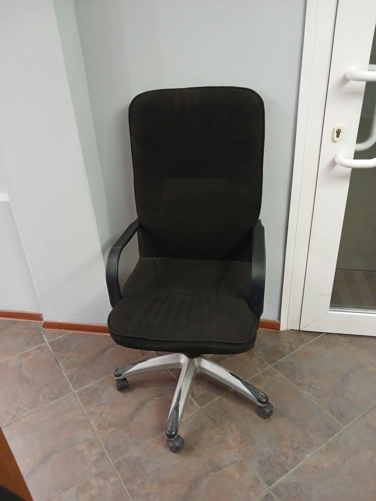 Стулья и кресла офисные бу