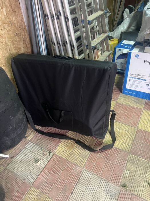 Vand masa de masaj noua in husa
