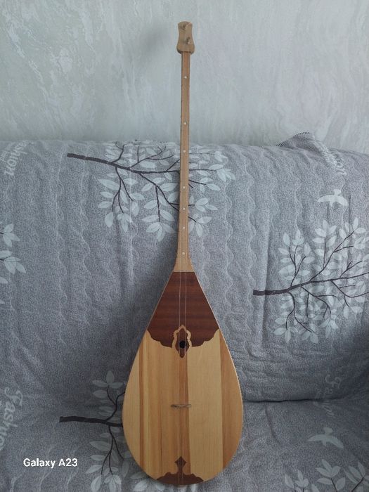 Продам домбру новая