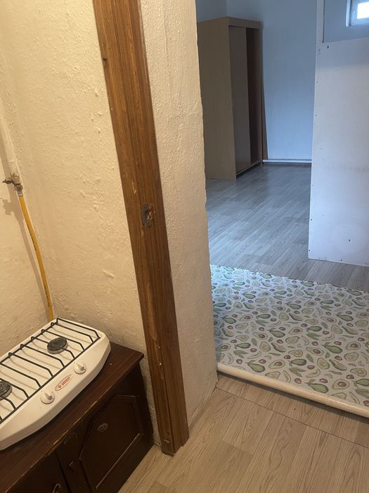 Здаю 1 ком времянка все кому-ця в месте Адр Тайманова 7 б рядом (НОТА)