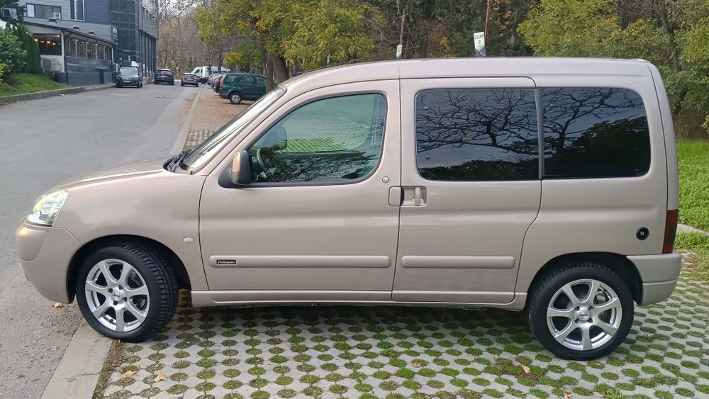 Ситроен Берлинго 1.4i. бензин-газ