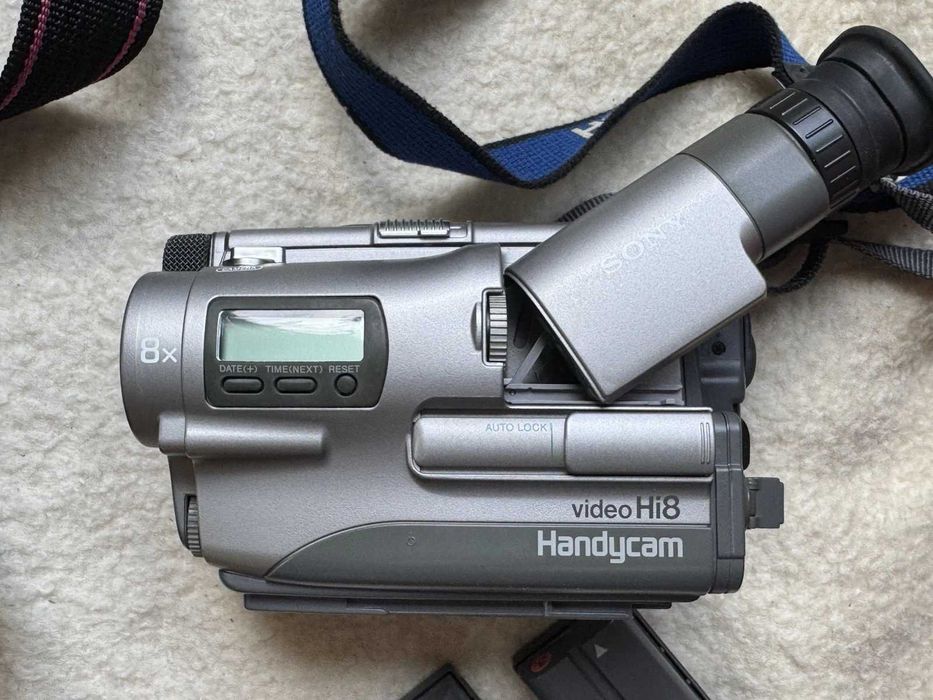 PLAYER VIDEO Camera pentru casete cu filme 8mm sau hi8