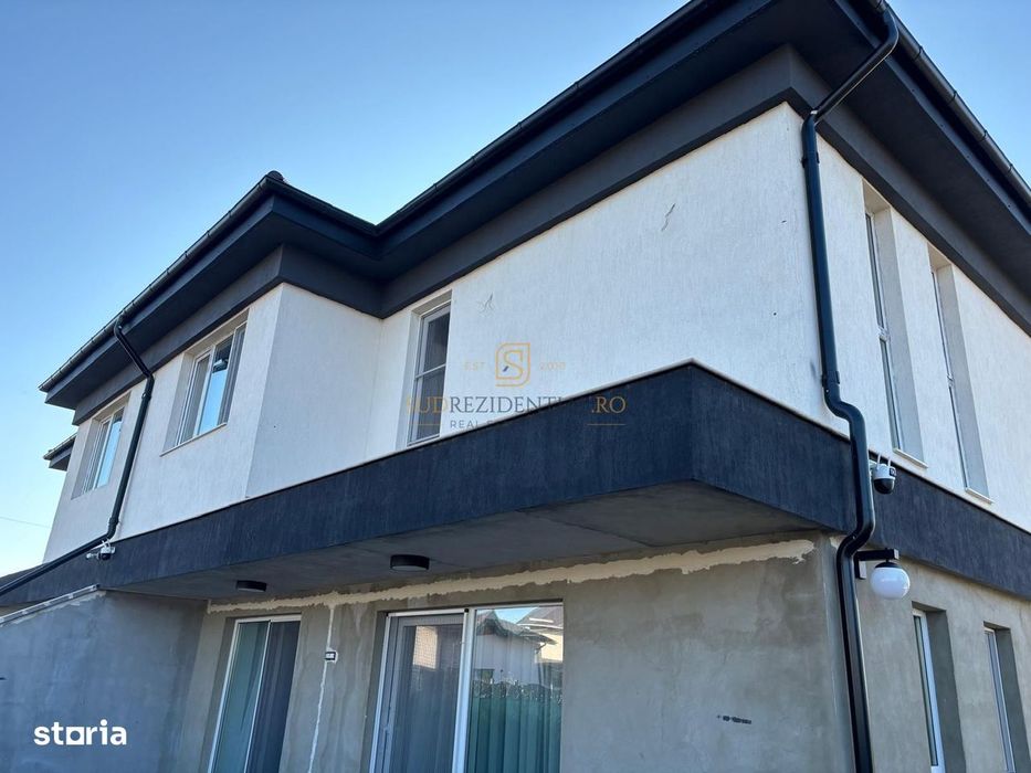 Vila moderna tip duplex, Strada Vasile Goldis, Comuna Berceni, Ilfov