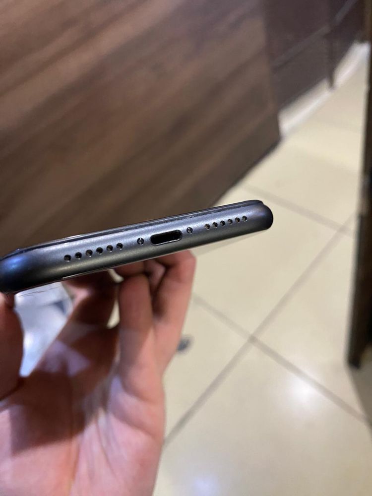 СРОЧНО ПРОДАМ айфон 11 space gray