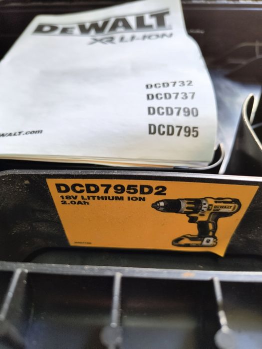 DeWalt куфари за съхранение на инструменти