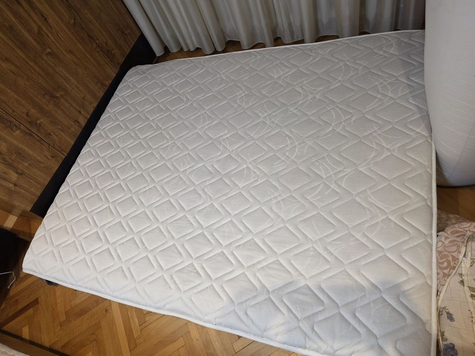 Матрак 160x200 – запазен, удобен, готов за ползване