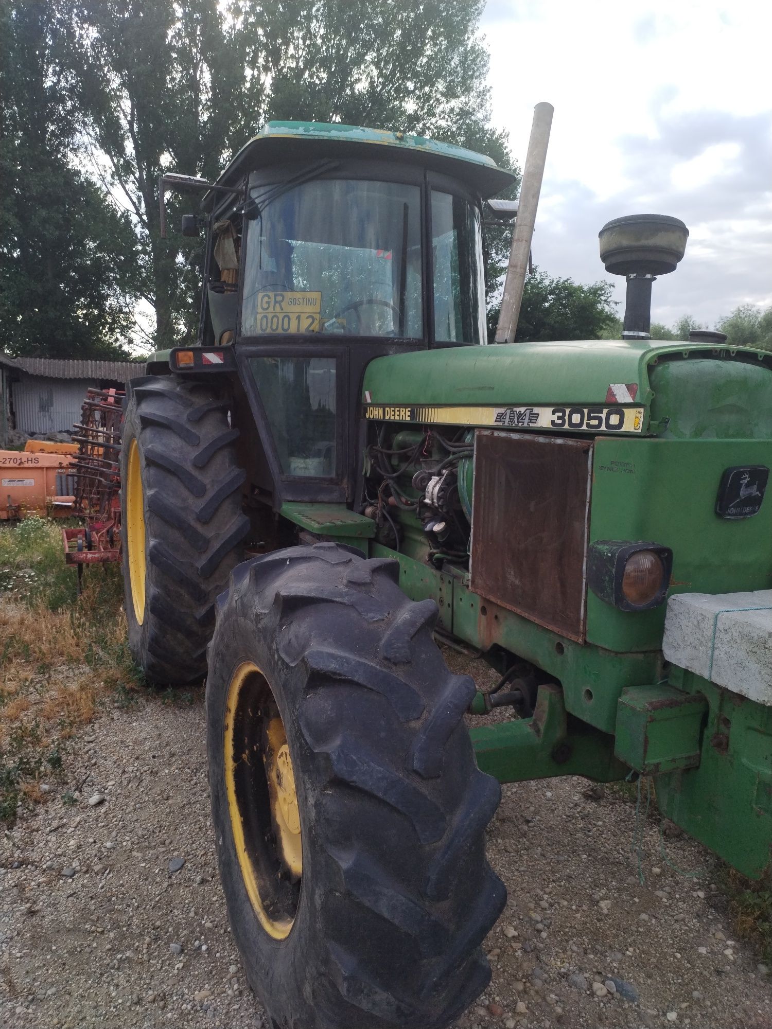 Vând tractor John Deere 3050