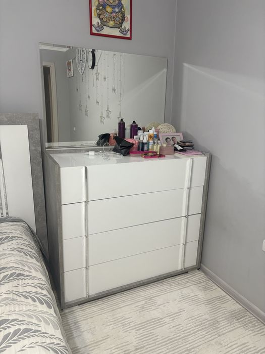 Продам спальный гарнитур