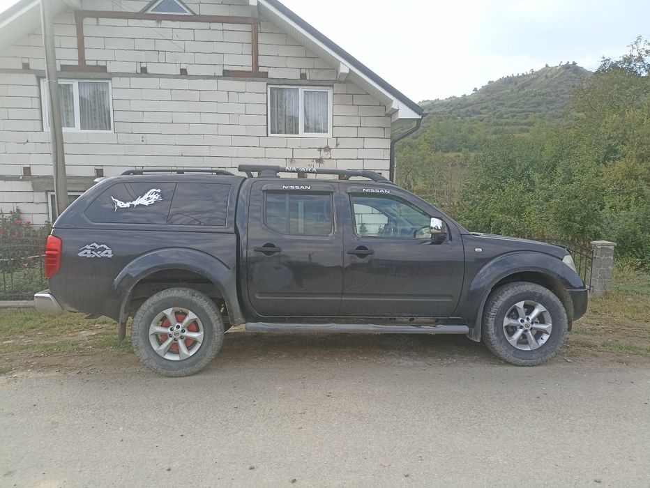 Vând Nissan Navara D40