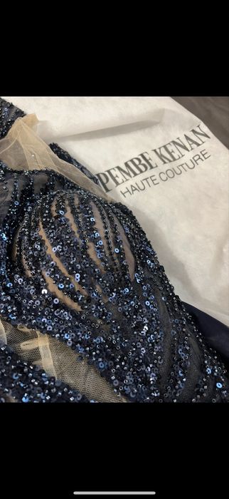 Бална рокля на Pembe Kenan