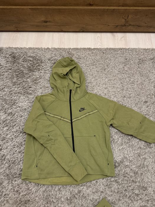 Оригинален дамски комплект Nike Tech Fleece