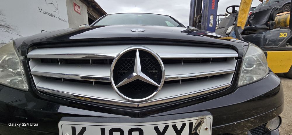 Оригинална предна решетка Mercedes C-Class W204