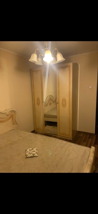 Vand mobilier dormitor , cadou salteaua de pat!
