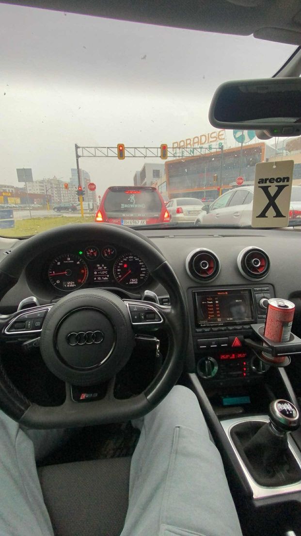 Волан с пера RS 3 8V