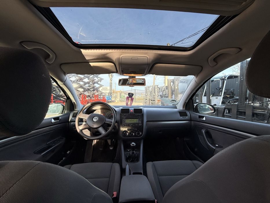 Vand/schimb Golf 5 1.6 FSI 6+1 Trapa  sport line trapa incalzite