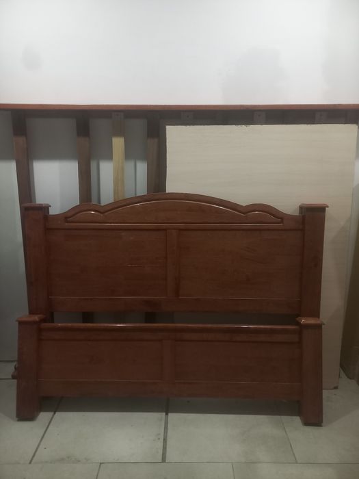 Продам кровать деревянную