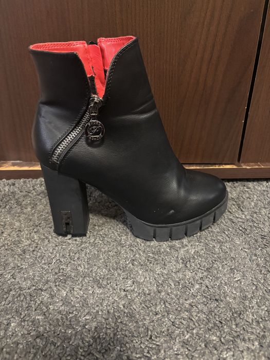 Botine cu toc de dama