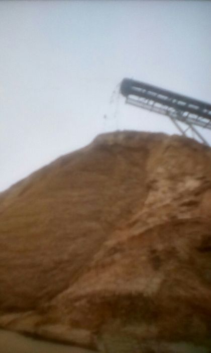 Nisip piatra gri margaritar piatra concasata moloz constructii