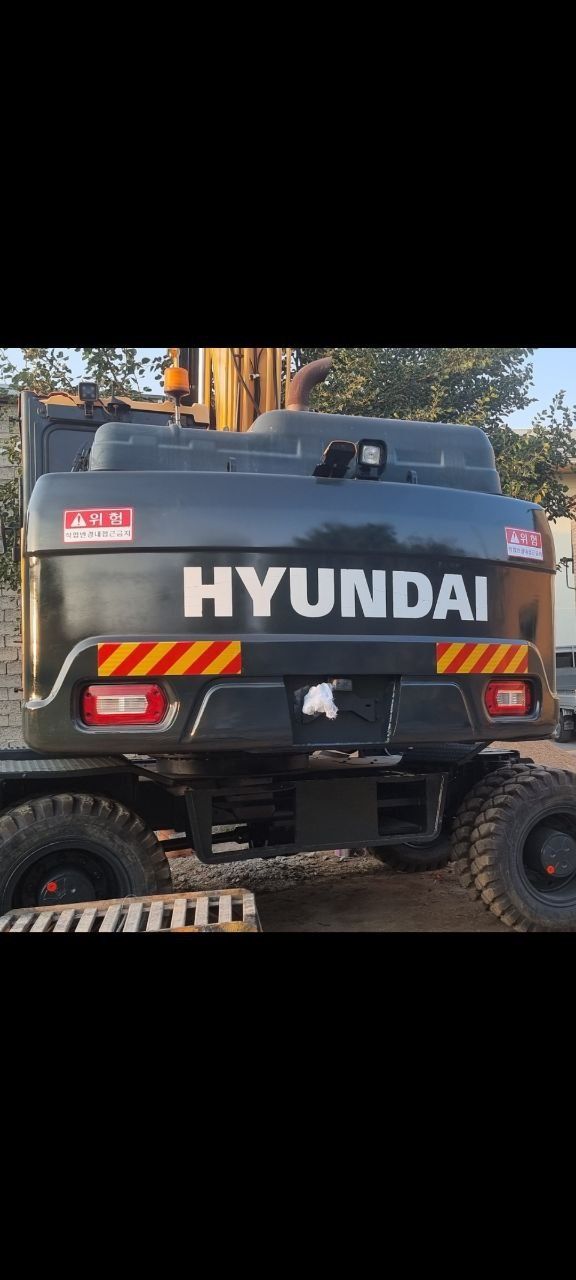 Экскаватор HYUNDAI HW145 сотилади