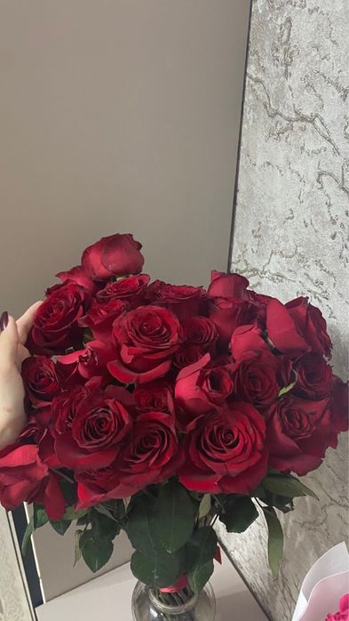 Букет из красных роз длиной 75 см - 25 шт
