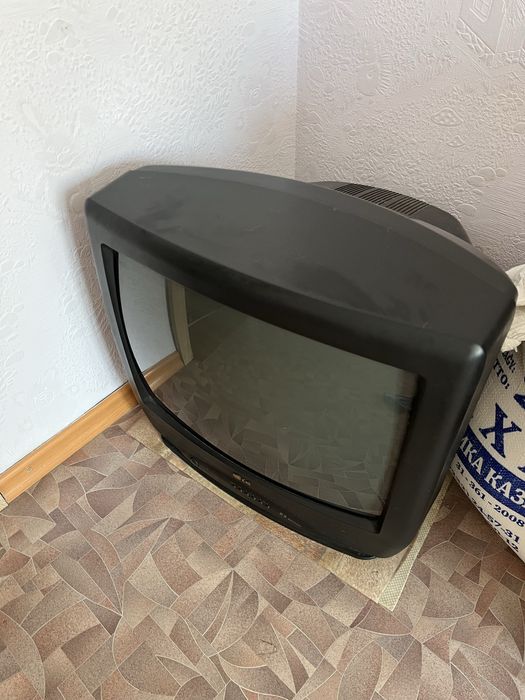 продам телевизор