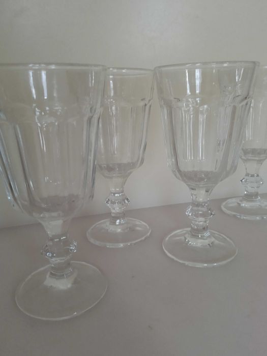 Чаши стъклени за вино 4 бр. 250 мл.