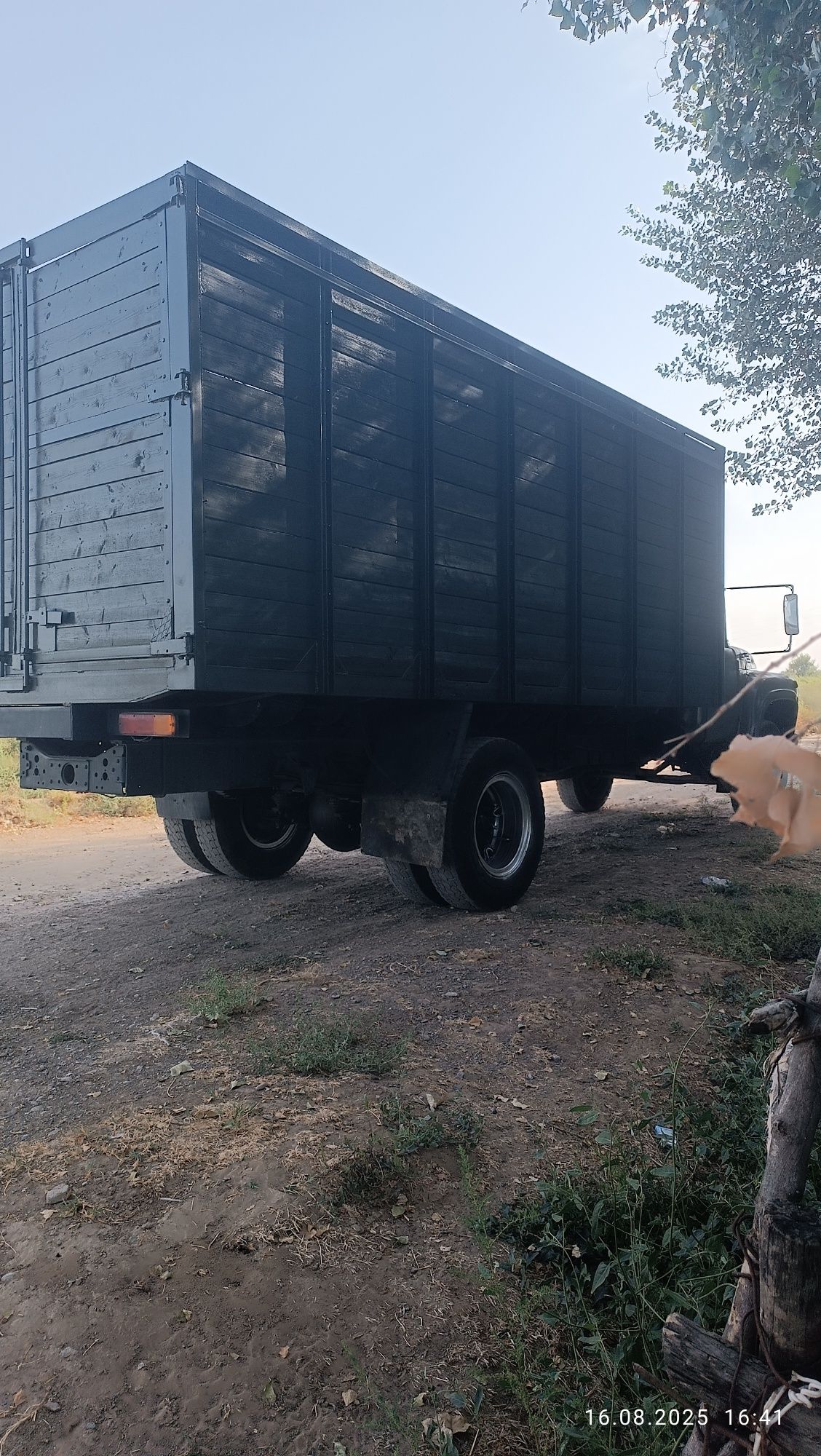 Zil 130 sotiladi