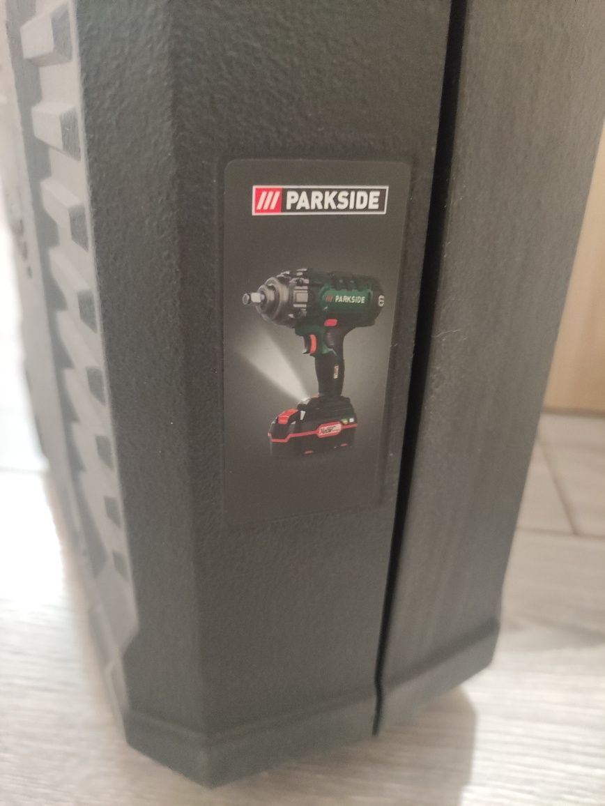 Cutie valiza de transport Parkside pentru pistol de impact roti