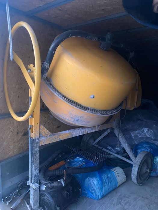 Продам бетономешалку