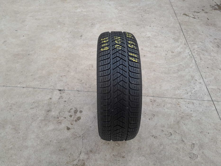 O anvelopa noua de iarna 235 65 17 pirelli scorpion winter