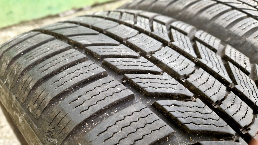 7,5мм 235/55/17 зимни гуми Continental TS870P. Континентал