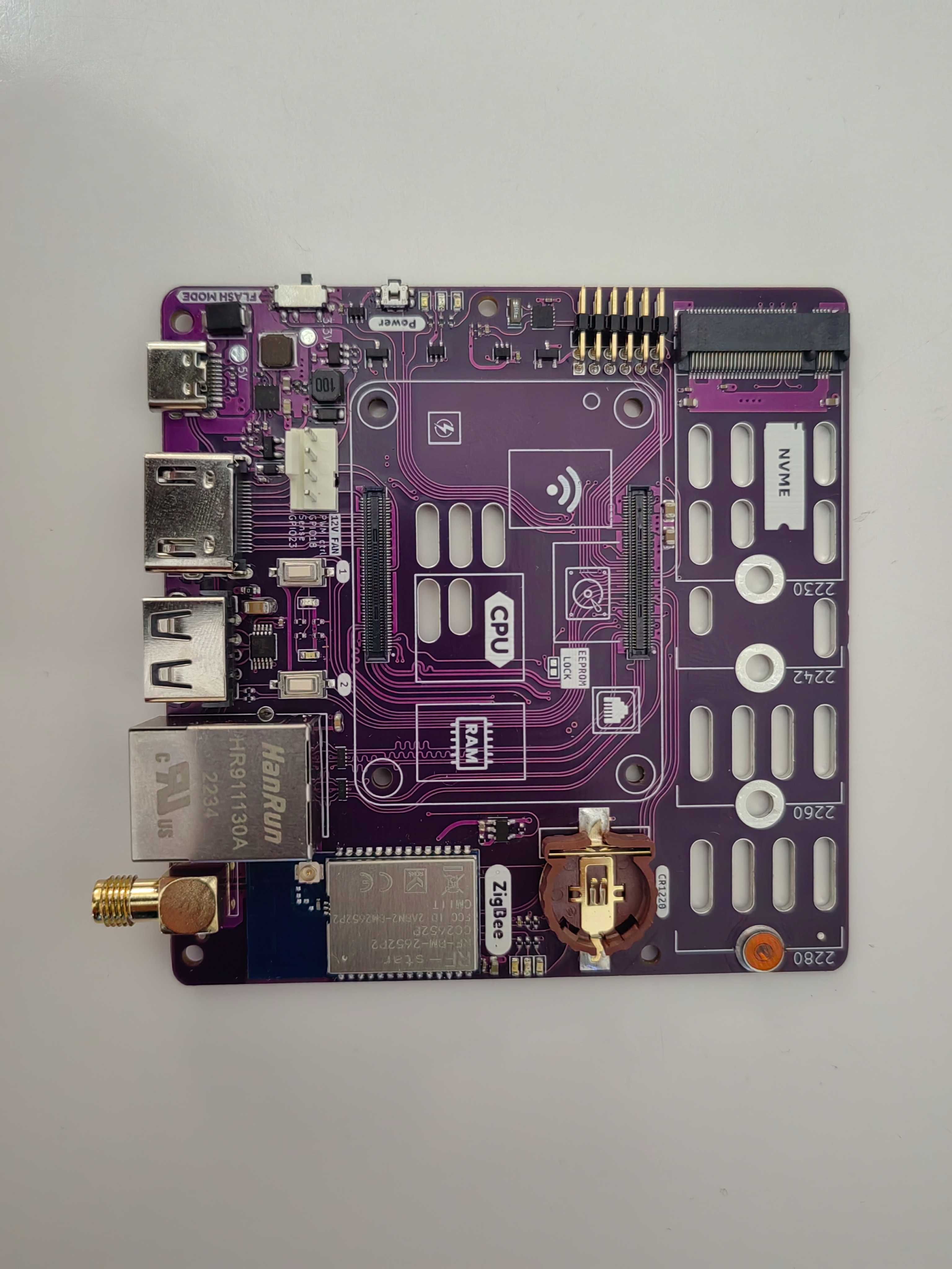 IO Board RaspberryPI CM4 similar HomeAssistant Yellow cu Zigbee, NVME