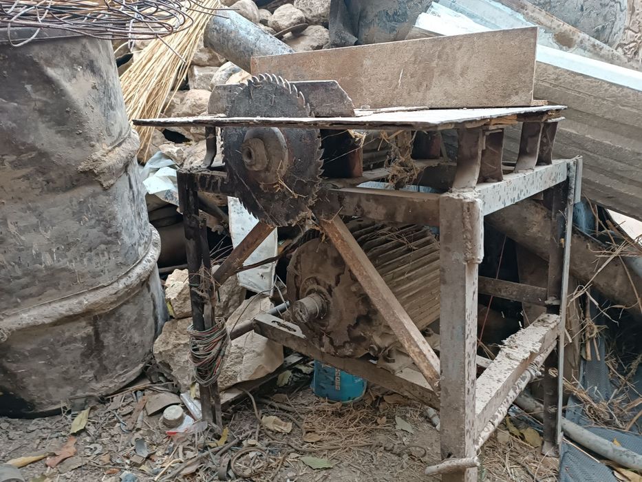 Yogʻoch stanok sotiladi